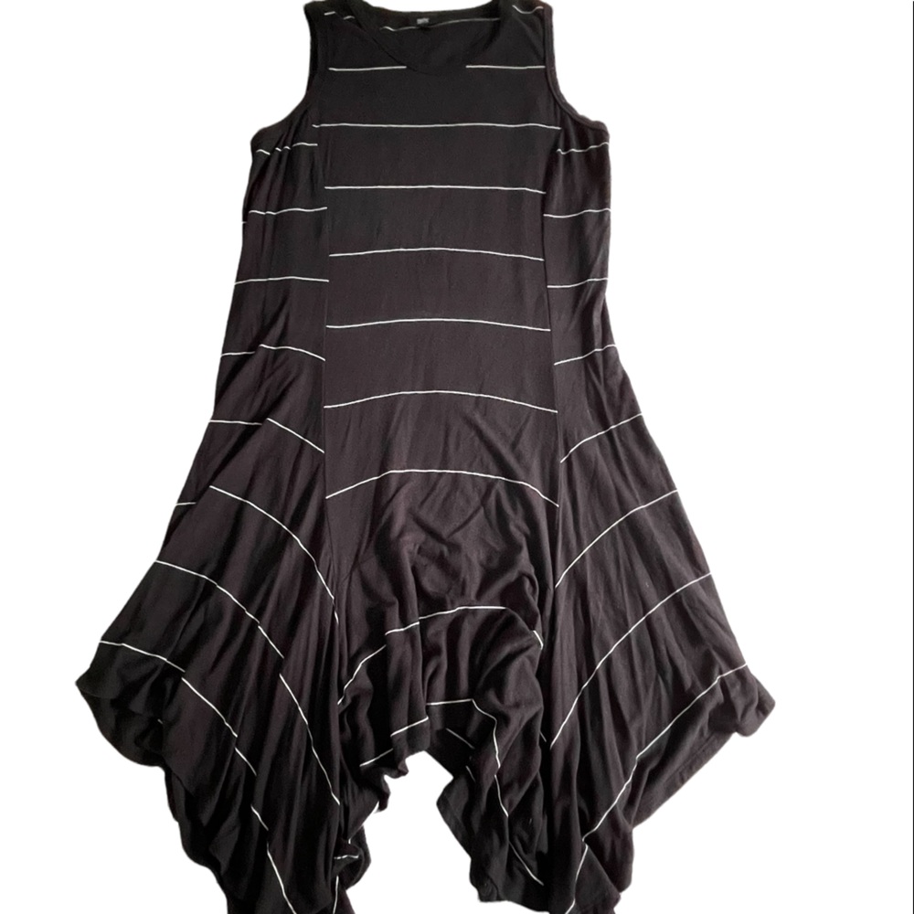 Messimo Knit Dress with asymmetrical hem. Gently used. Size M. Rayon & spandex.